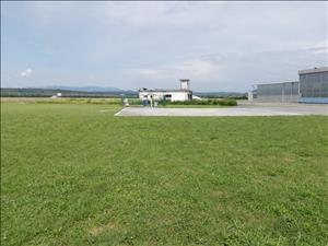 Foto: Rapporto di Valutazione avio superficie con annessi hangar