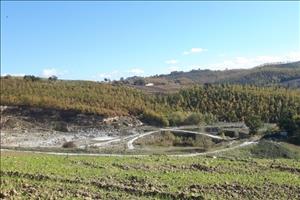 Foto: Valutazione di un terreno oggetto di concessione mineraria per la coltivazione di un giacimento di feldspati e terre con grado di refrattarietà superiore a 1630°
